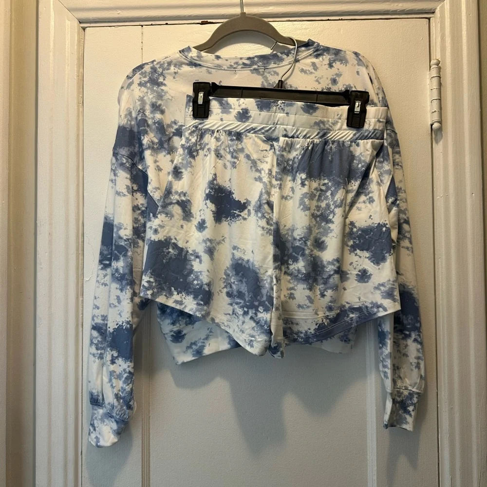 NWT Lounge Set from Francesca’s. Blue Tye-Dye. Size Small. - Picture 2 of 8